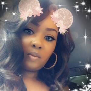 Meet your Posher, Dee dee